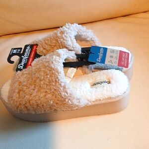 Women's Dearfoams Slippers NWT Sz 7/8